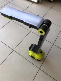 image client 3 Lampe Led Chantier Ryobi R18ALF 0