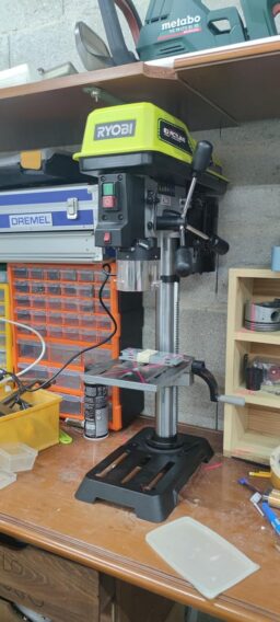 image client 3 Scie Radiale Stationnaire Ryobi RSW1240G