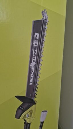 image client 3 Taille Haies sans fil Ryobi RHT184520