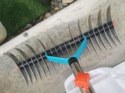 image client 3 Scarificateur À Main sur Roues Gardena sur Combisystem Petit Modèle