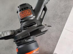 image client 4 Coupe Bordure Filaire BLACK+DECKER BESTE628 QS