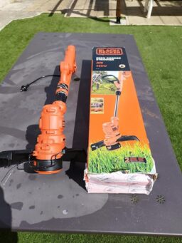 image client 4 Coupe Bordures Filaire Black+Decker Besta525 Qs