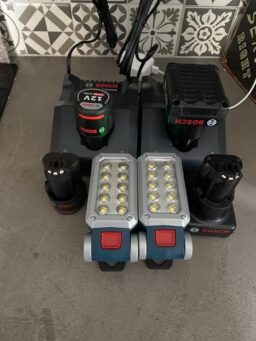 image client 4 Lampe Led sans fil Professionnelle Bosch Professional Gli 12V 330