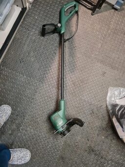 image client 5 Débroussailleuse Électrique Bosch EasyGrassCut 23