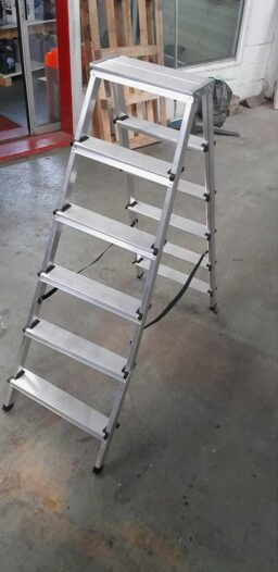 image client 5 Escabeau Ménager DRABEST 4 Marches Double Face