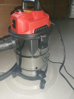 image client 5 Aspirateur Eau et Poussière Einhell Compacte Tc Vc 1820 S