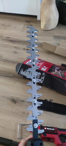 image client 5 Taille Haie Télescopique Einhell GP HH 18-50 Li BL Solo Power X Change