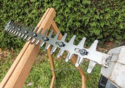 image client 5 Taille Haie Électrique Ikra IHS 650