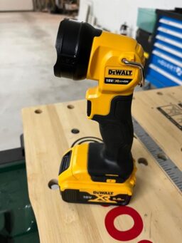 image client 5 Lampe Led Dechantier Dewalt Dcl040 Xj
