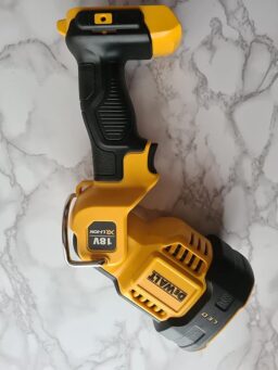 image client 5 Lampe Projecteur Led sans fil Dewalt DCL043 XJ