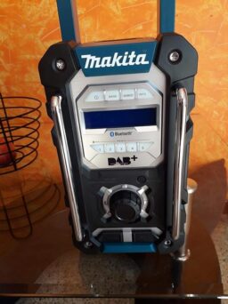 image client 5 Radio de Chantier Makita DMR112