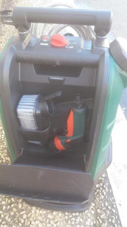 image client 6 Nettoyeur Extérieur sans fil Bosch Fontus 18V