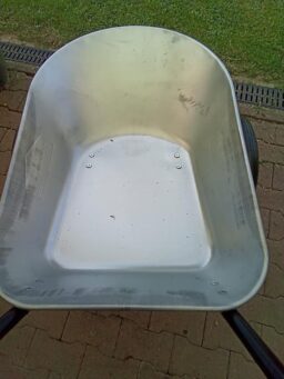 image client 6 Brouette de Jardin Gardebruk 2 Roues 150 Kg 100 L