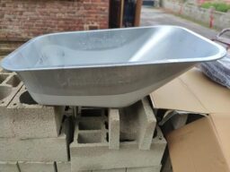 image client 6 Brouette de Chantier et Jardin Schulz Tech Bac Galvanisé 250kg-100L