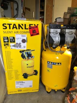 image client 6 Compresseur D'air Électrique Stanley Siltek Vertical Silencieux