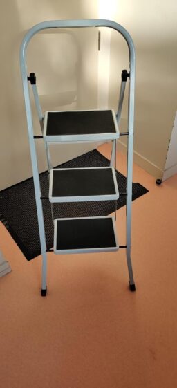 image client 6 Escabeau Pliant 5 Five Simply Smart Escabeau-Marche Pied 3 Niveaux