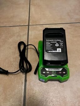 image client 6 Tondeuse À Gazon sans fil Greenworks GD24LM33K2