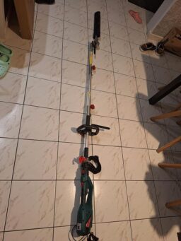 image client 6 Élagueuse sur Perche Hychika Better Tools Taille Haie Télescopique Électrique 900W