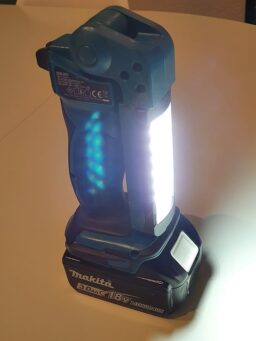 image client 6 Lampe Chantier Led Makita DML801 DEBDML801