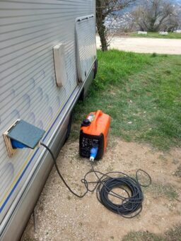 image client 7 Générateur Électrique Onduleur AIVOLT Groupe Électrogène D'essence 3200W Inverter