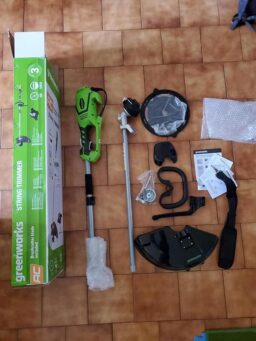 image client 7 Débroussailleuse Électrique Greenworks Gst1246