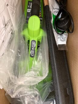 image client 7 Tronçonneuse sans fil Greenworks Mini 24v