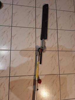 image client 7 Élagueuse sur Perche Hychika Better Tools Taille Haie Télescopique Électrique 900W