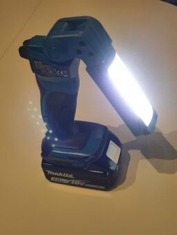image client 7 Lampe Chantier Led Makita DML801 DEBDML801