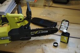 image client 7 Tronçonneuse sans fil Ryobi ONE+ OCS1830