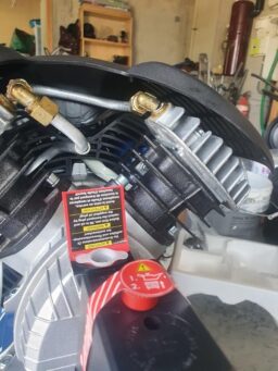 image client 7 Compresseur À Air Bicylindre Scheppach HC53DC