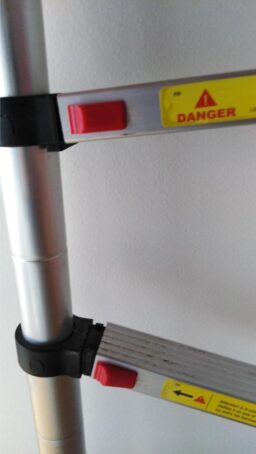 image client 7 Échelle Pliable Télescopique Todeco Echelle Telescopique