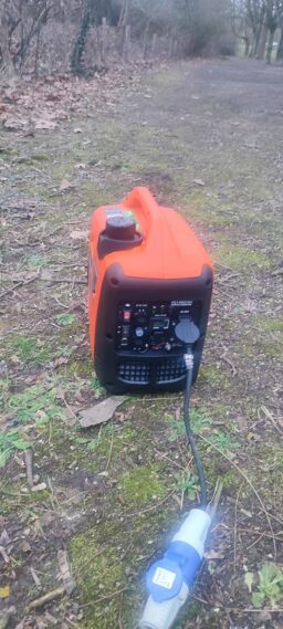 image client 8 Générateur Électrique Onduleur AIVOLT Groupe Électrogène D'essence 3200W Inverter