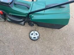 image client 8 Tondeuse À Gazon sans fil Bosch CityMower 18V 32 300