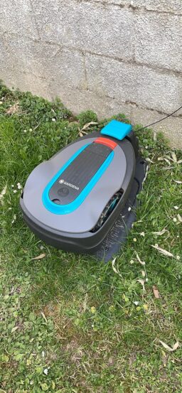 image client 8 Tondeuse Robot Gardena Sileno City 250