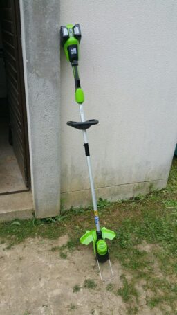 image client 8 Débroussailleuse sans fil Greenworks 2×24V Coupe Bordure