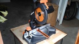 image client 8 Scie À Onglet Evolution Power Tools R210CMS