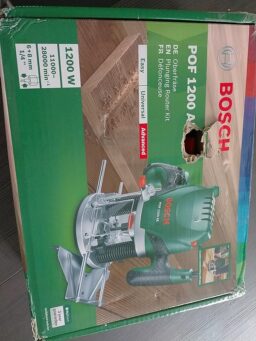 image client 9 Défonceuse Électrique Bosch POF 1200 AE