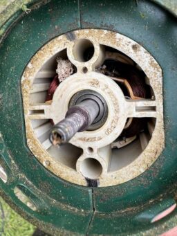 image client 9 Débroussailleuse Électrique Bosch EasyGrassCut 23