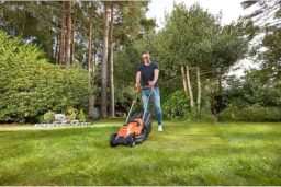 Image du fabricant 2 du BLACK+DECKER Tondeuse filaire orange