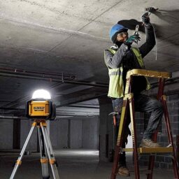 Image du fabricant 2 du DeWalt DCL074-XJ lampe chantier