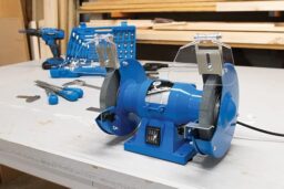 Image du fabricant 2 du Meule d'établi Silverline 150W