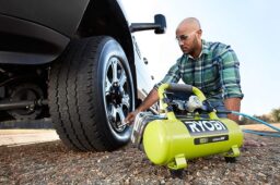 Image du fabricant 2 du RYOBI compresseur air sans fil