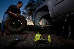 Image du fabricant 2 du Spot LED RYOBI 18V puissant