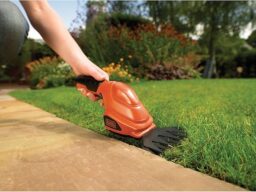 Image du fabricant 4 du BLACK+DECKER Cisaille Electrique Rouge