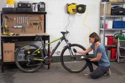 Image du fabricant 4 du Stanley WALLTECH compresseur mural jaune