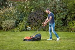 Image du fabricant 6 du BLACK+DECKER Tondeuse filaire orange