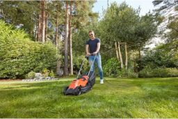 Image du fabricant 7 du BLACK+DECKER Tondeuse filaire orange