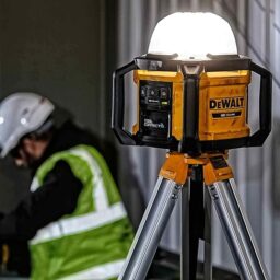Image du fabricant 8 du DeWalt DCL074-XJ lampe chantier