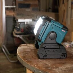 Image du fabricant 8 du Makita ML009G lampe sans fil