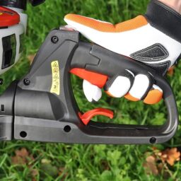 Image du fabricant 9 du Hecht 9275 taille-haie essence